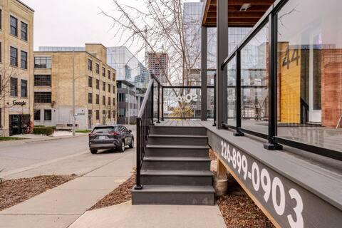 Entire 1 Bedroom Apartment Across From Google - Br5 Kitchener Exterior foto